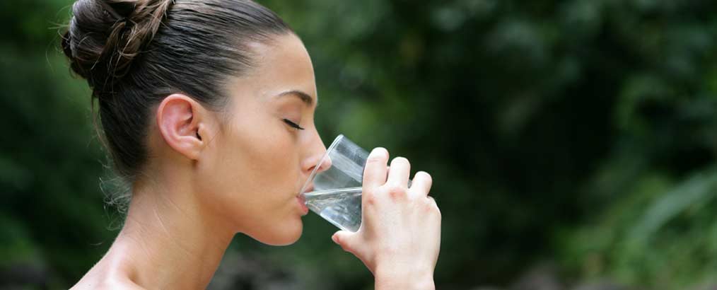 viering oplichter Migratie 7 redenen om voldoende water te drinken + handige tips