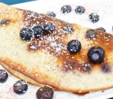 bananenpannenkoek met blauwe bessen